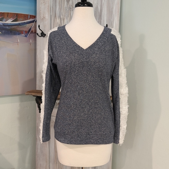 A'Reve ruffled sleeve sweater - Picture 2 of 10